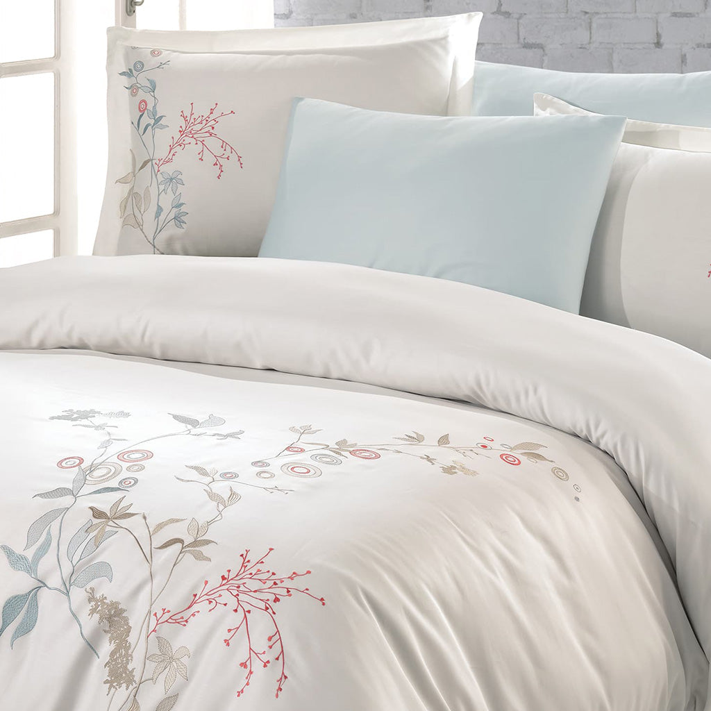 Wrinkle-Resistant & Easy-to-Clean Cotton Bed Linen Set in Cream Color – Machine Washable for Long-Lasting Use