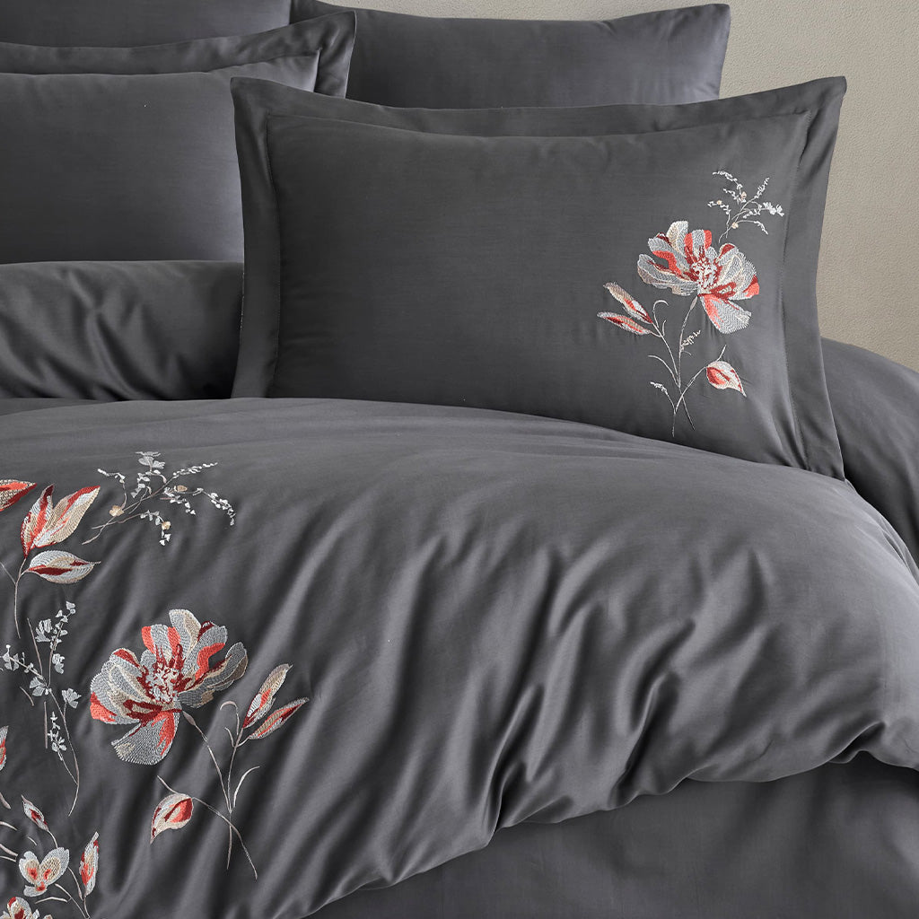 Delicate Cotton Sateen Weave in Anthracite Color – Smooth, Wrinkle-Resistant, and Skin-Friendly