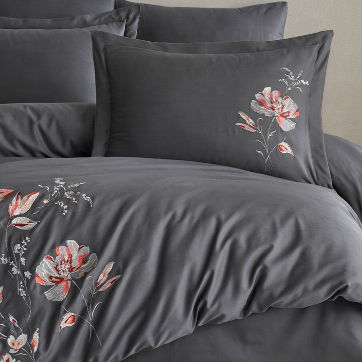 Delicate Cotton Sateen Weave in Anthracite Color – Smooth, Wrinkle-Resistant, and Skin-Friendly