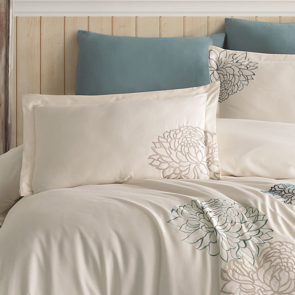 Delicate Cotton Sateen Weave in Champagne Color – Smooth, Wrinkle-Resistant, and Skin-Friendly